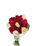 22 roses blanches et rouges